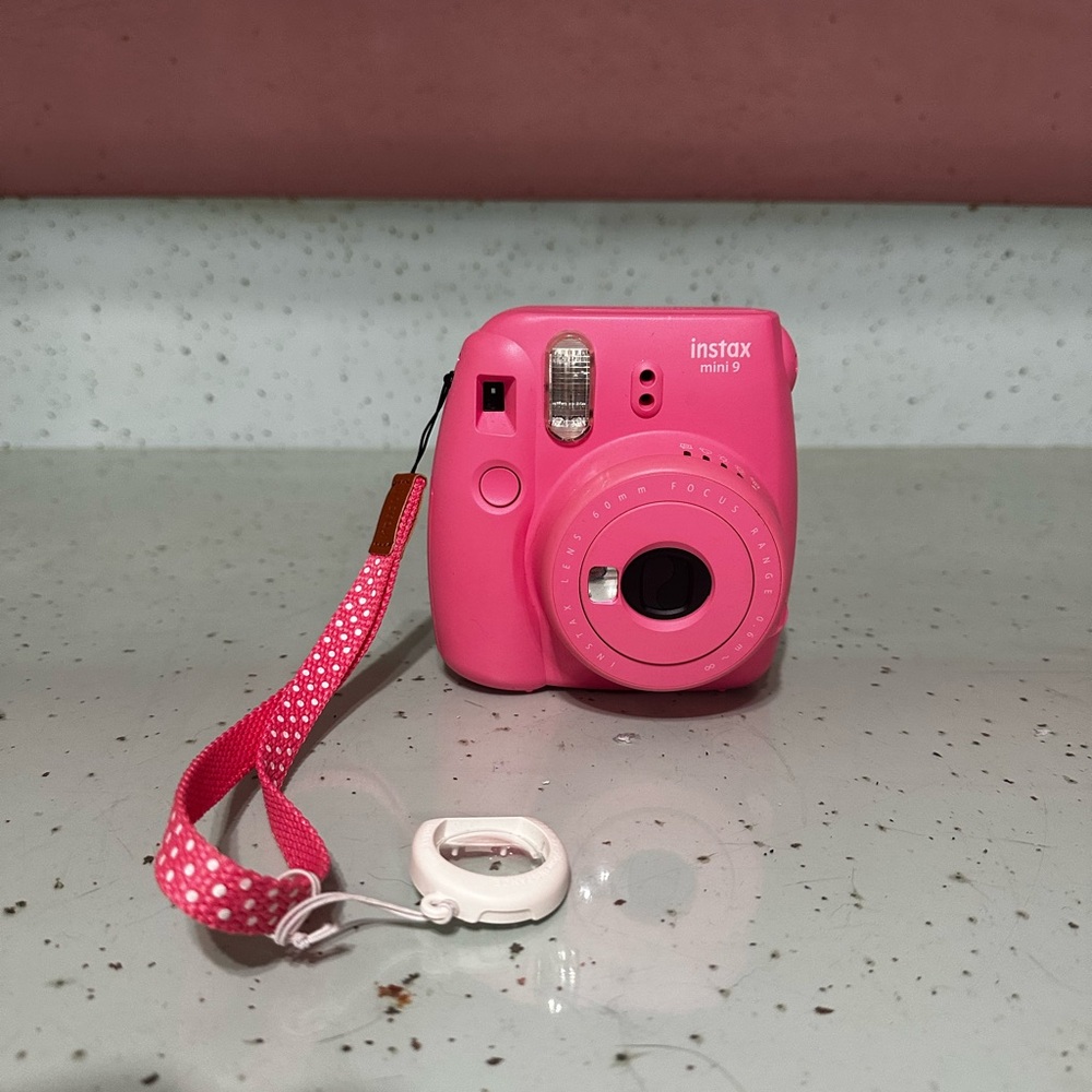 Fujifilm Instax Mini 9 Instant Camera - Bright Pink